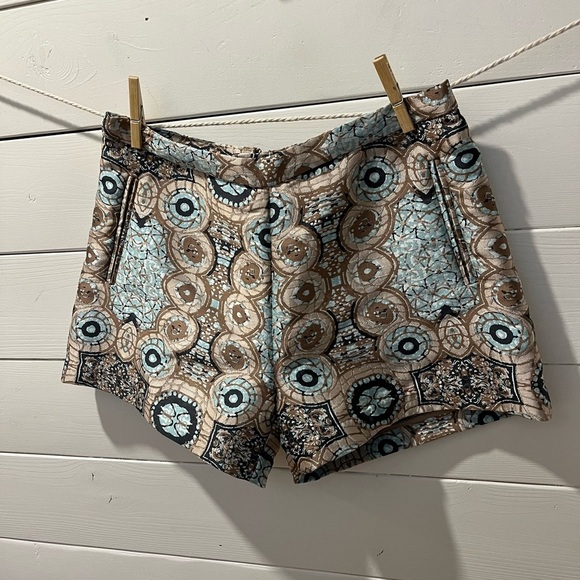 H&M CONSCIOUS Shorts – Size 4 (US) - Picture 4 of 7